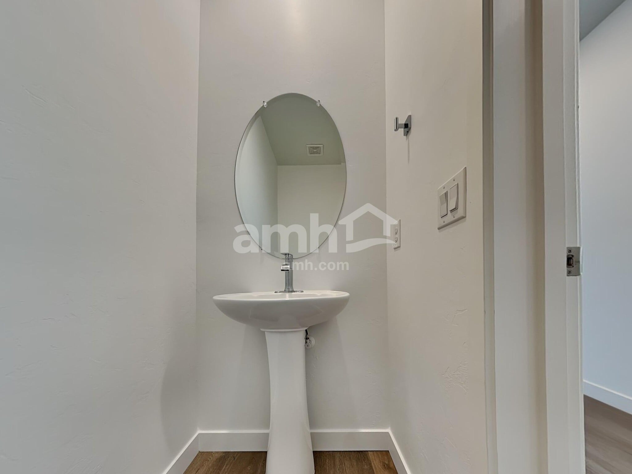 Building Photo - 6185 W Calle Lingo