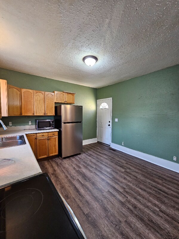 Building Photo - 509 S 7th St