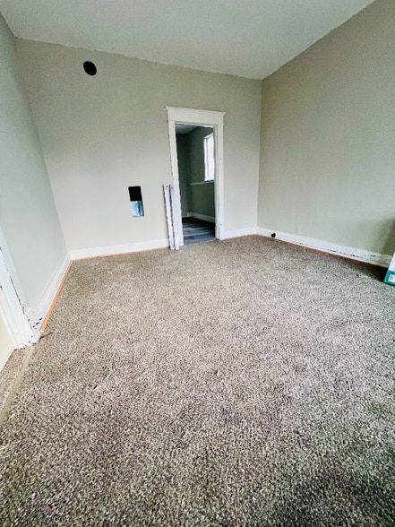 Building Photo - 197 Cable St