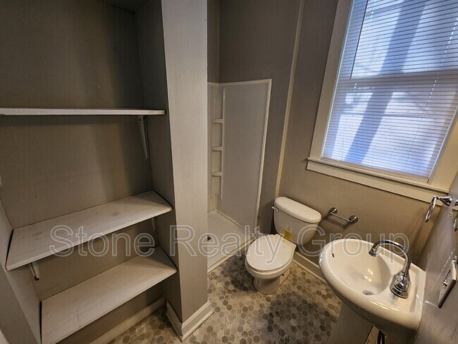 Building Photo - 1527 Ohio St