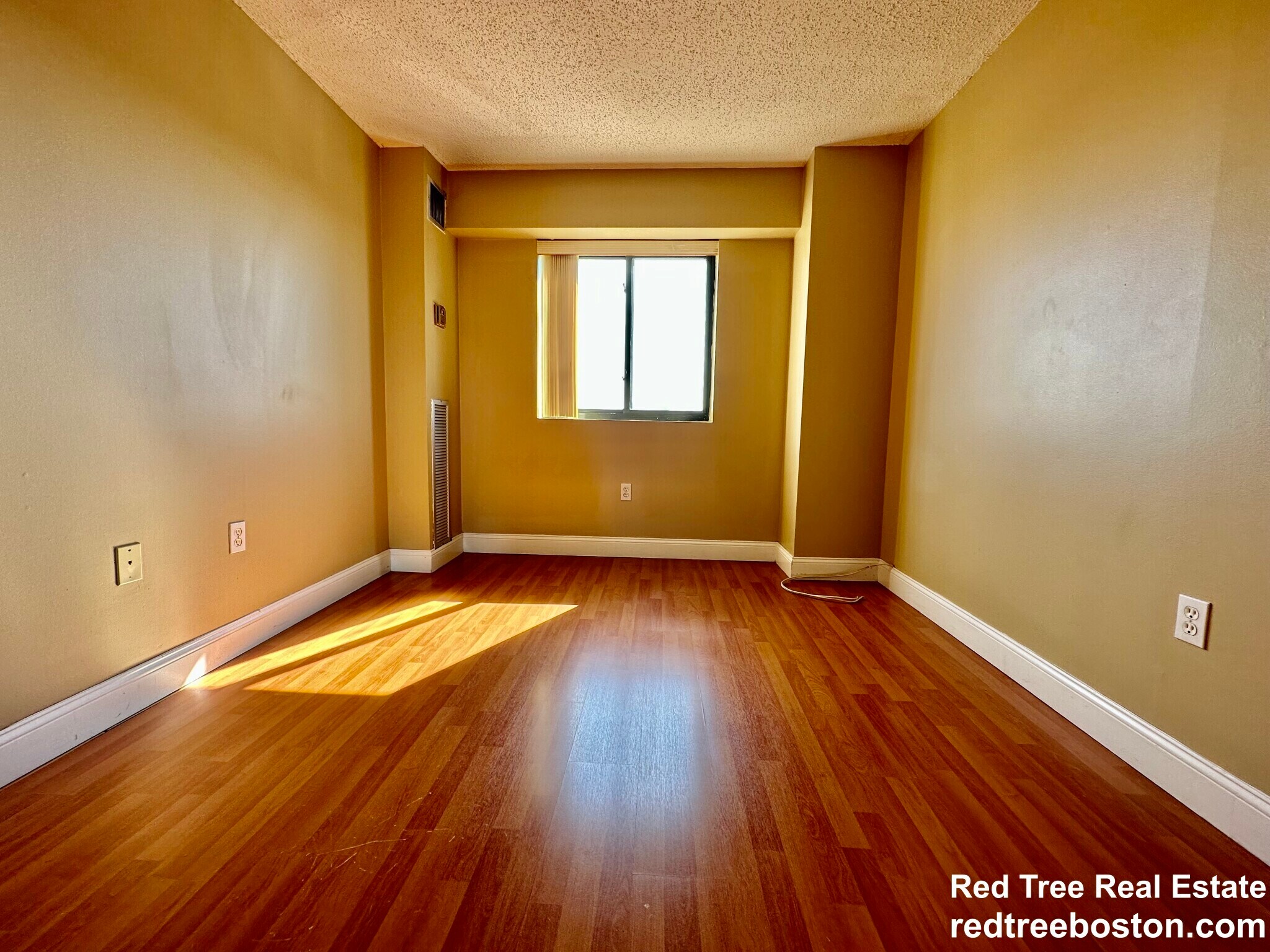 Unit 503 - 15 North Beacon St