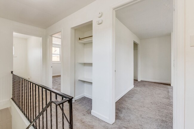 Building Photo - AVAILABLE August 2026 - Beautiful 2+ Bedroom Home w/ Updates Throughout!