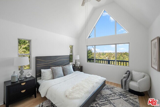 Building Photo - 11543 Sunshine Terrace