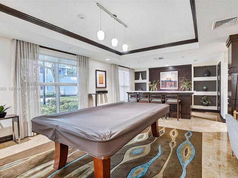 Building Photo - 2421 NE 65th St