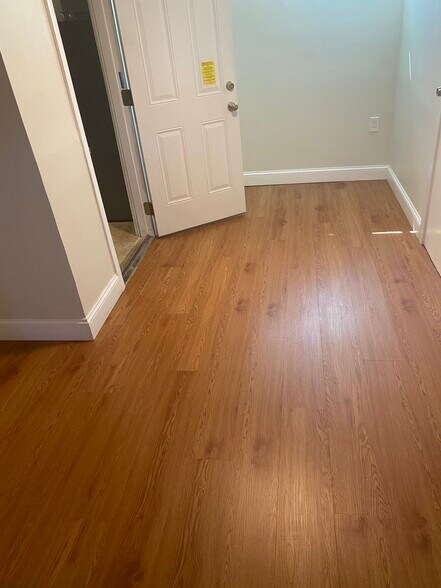 Building Photo - 132 Phoenix St