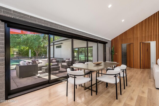 Building Photo - 4421 E Earll Dr