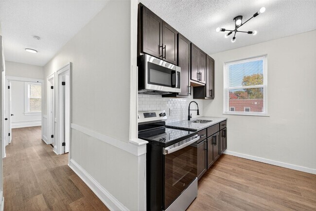 Building Photo - 5803 S Kings Highway Blvd