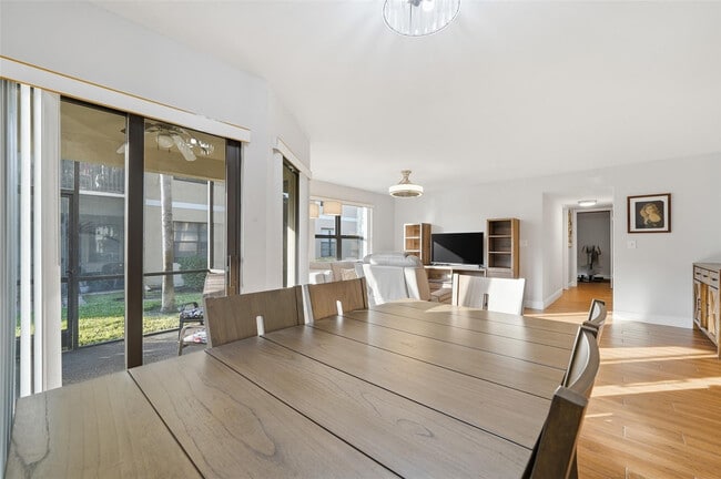 Building Photo - 8412 Shadow Ct