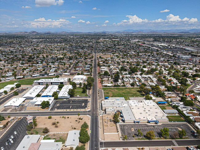 Building Photo - House at 35th Ave. & Cactus! JOIN THE WAIT...