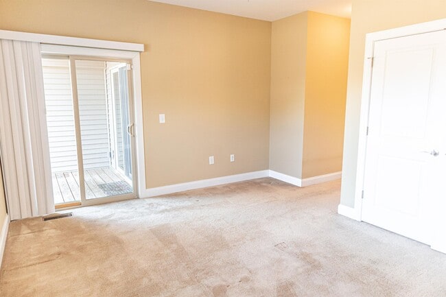 Building Photo - 113 Cypress Cir