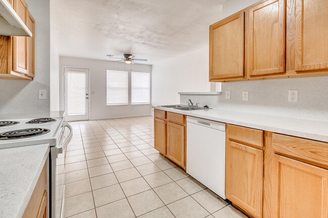 Building Photo - 913 SW 153rd St