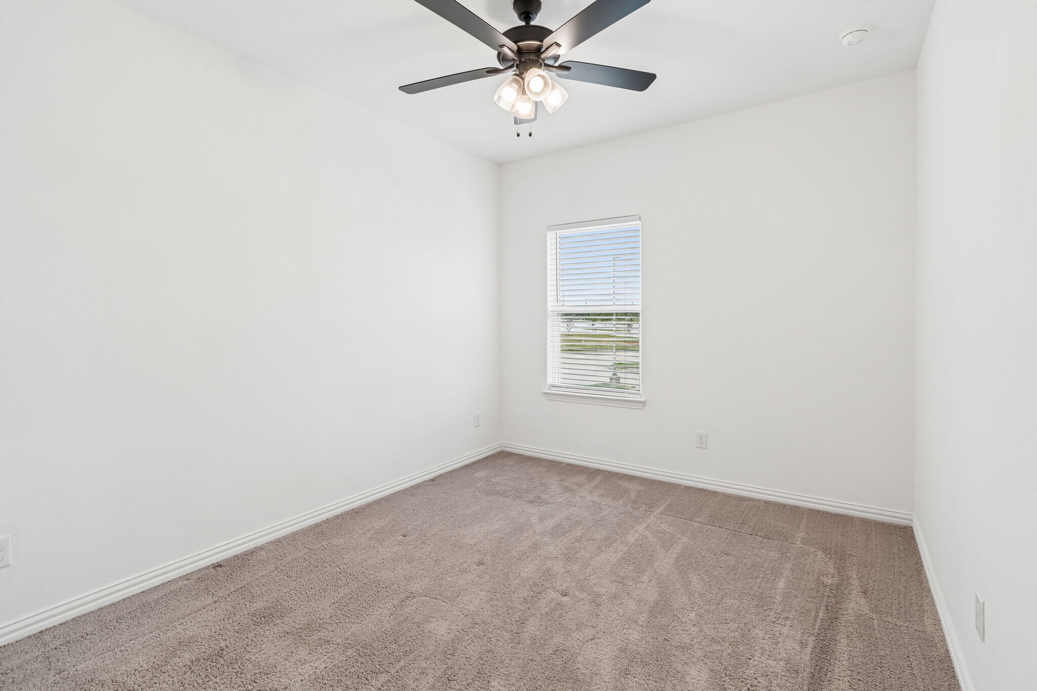 Building Photo - 2215 Adena Springs Dr