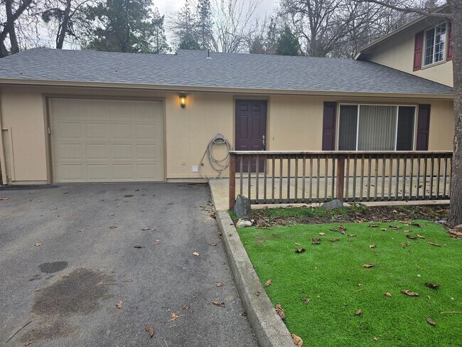 Building Photo - MM2240-1