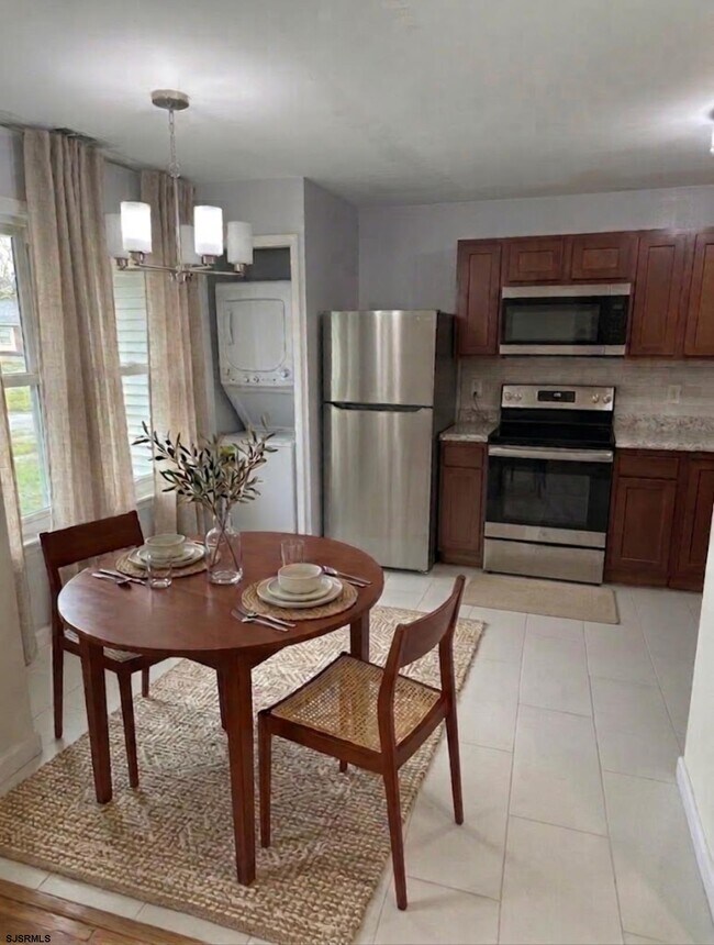 Building Photo - 3503 Woodlands Dr