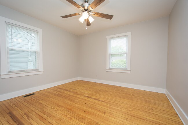 Building Photo - 1518 McKay Ave