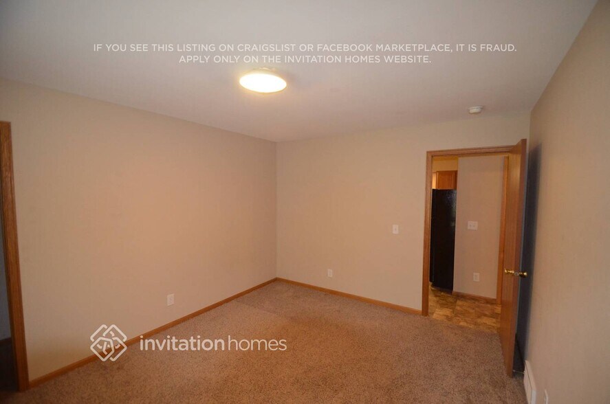 Building Photo - 7215 Thomas Ave S