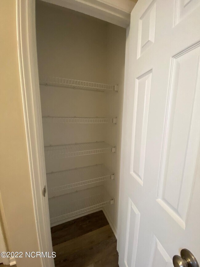 Building Photo - 2119 Hurt Dr