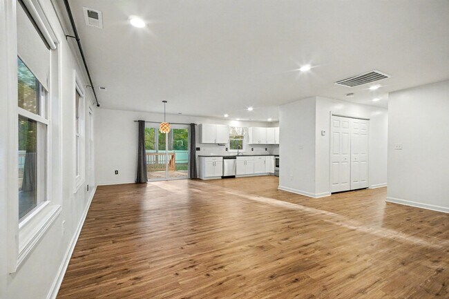 Building Photo - Modern Coastal Retreat | 3BR/2BA Home Buil...