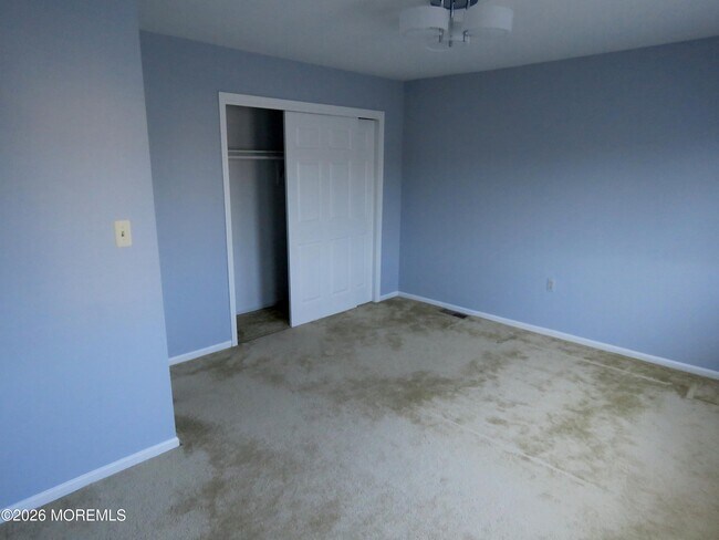 Building Photo - 273 Plum Dr