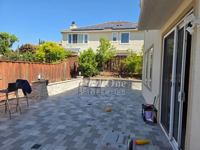 Building Photo - Modern Detached Home in Suburban Dublin Co...