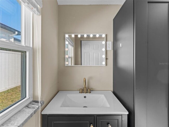 Building Photo - 2924 W Dewey St