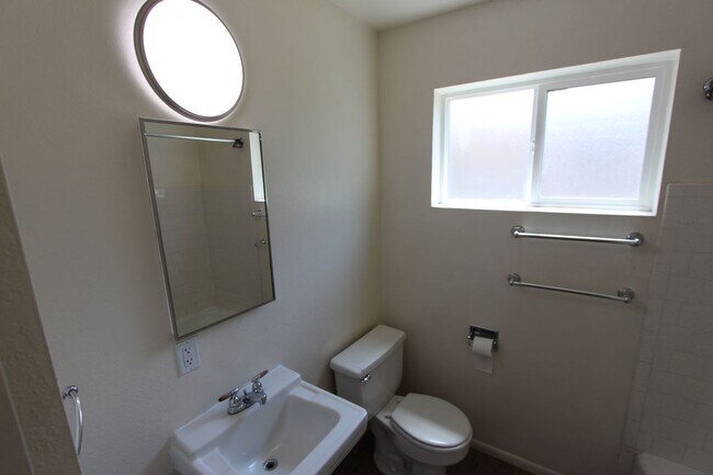 Building Photo - 3409 Pima Dr