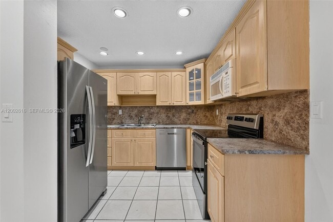 Building Photo - 5555 Ludlam Rd