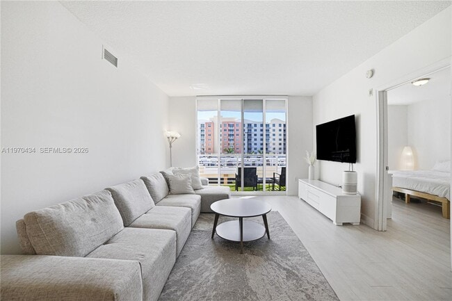 Building Photo - 2775 NE 187th St