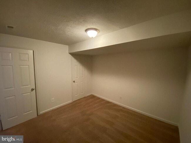 Building Photo - 4249 Normandy Ct