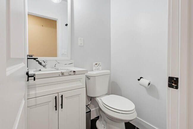 Building Photo - 1418 Marshall St