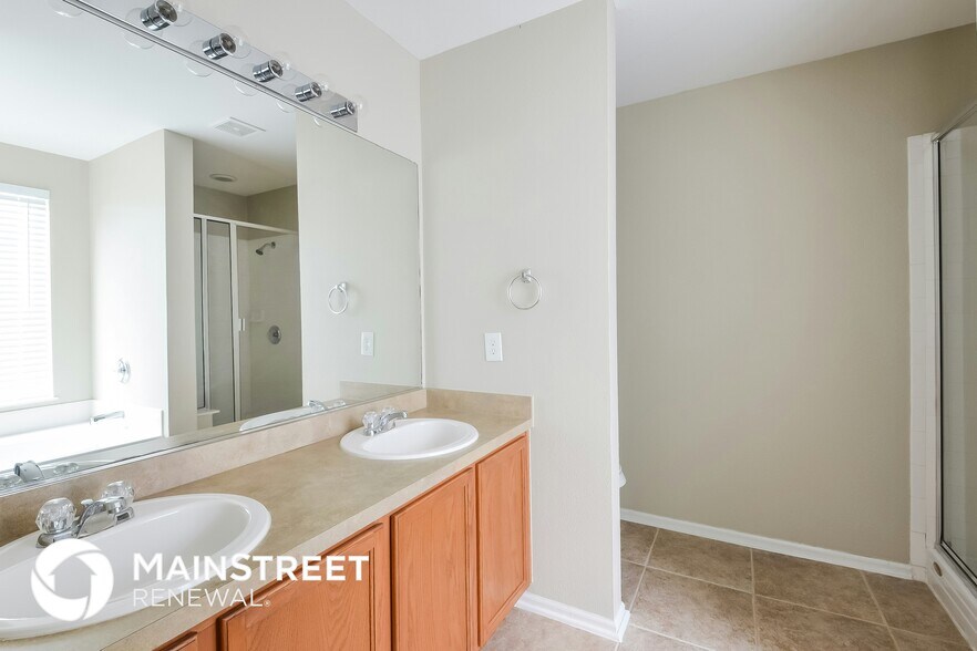 Building Photo - 9522 Ascending Port