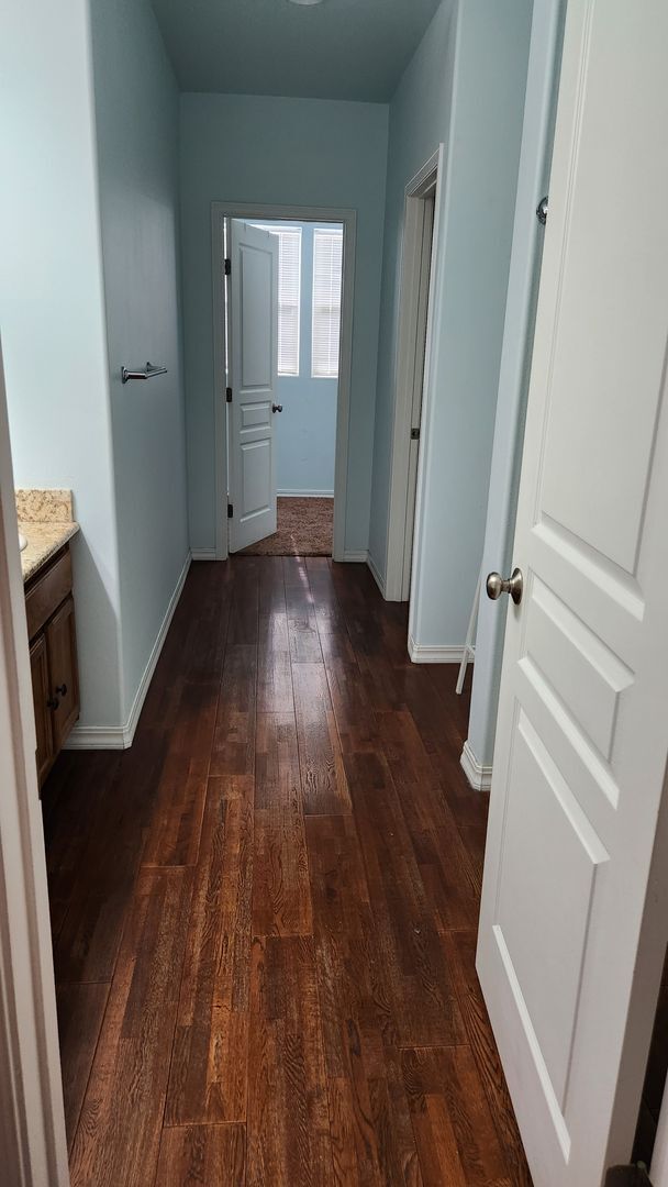 Building Photo - 3bed 2.5 bath house near Park Orchard School