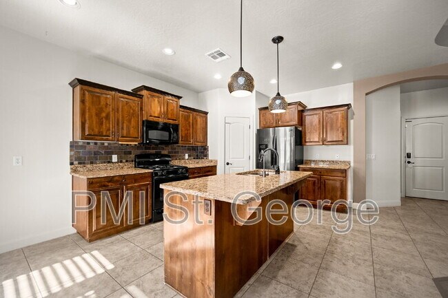 Building Photo - 3782 Brade Lane