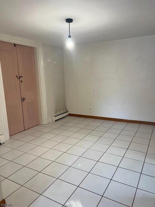 Building Photo - 192 Market St