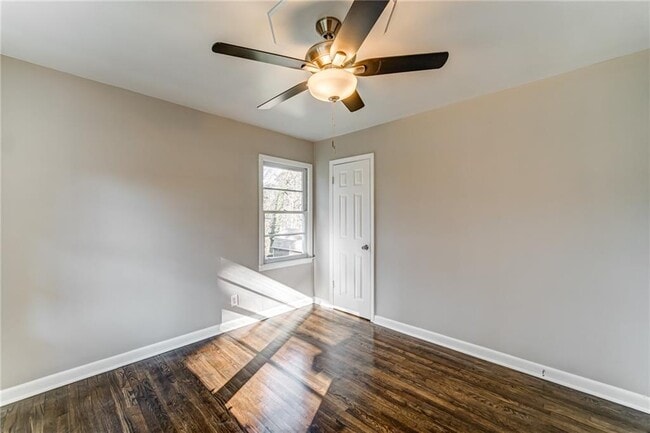 Building Photo - 4652 Old Cowan Rd