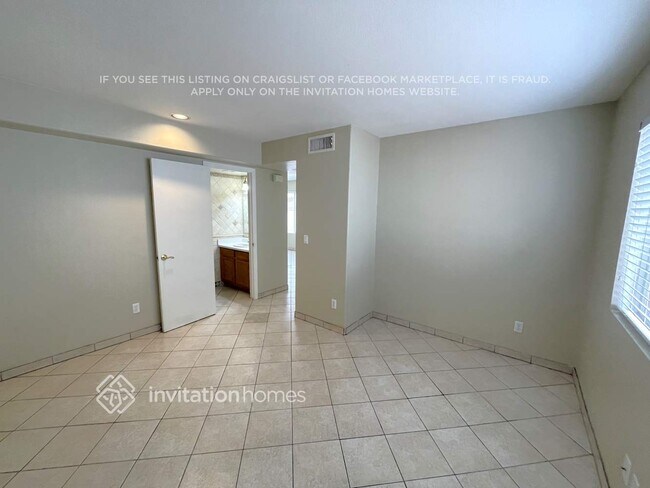 Building Photo - 3732 N 106th Ln