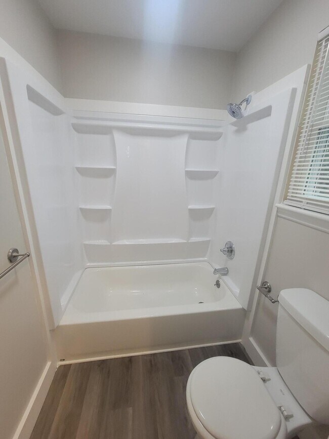 Building Photo - 119 Sunnywood Dr