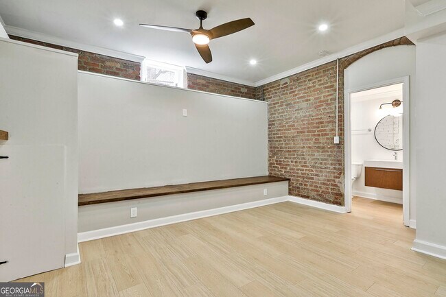 Building Photo - 685 Argonne Ave NE