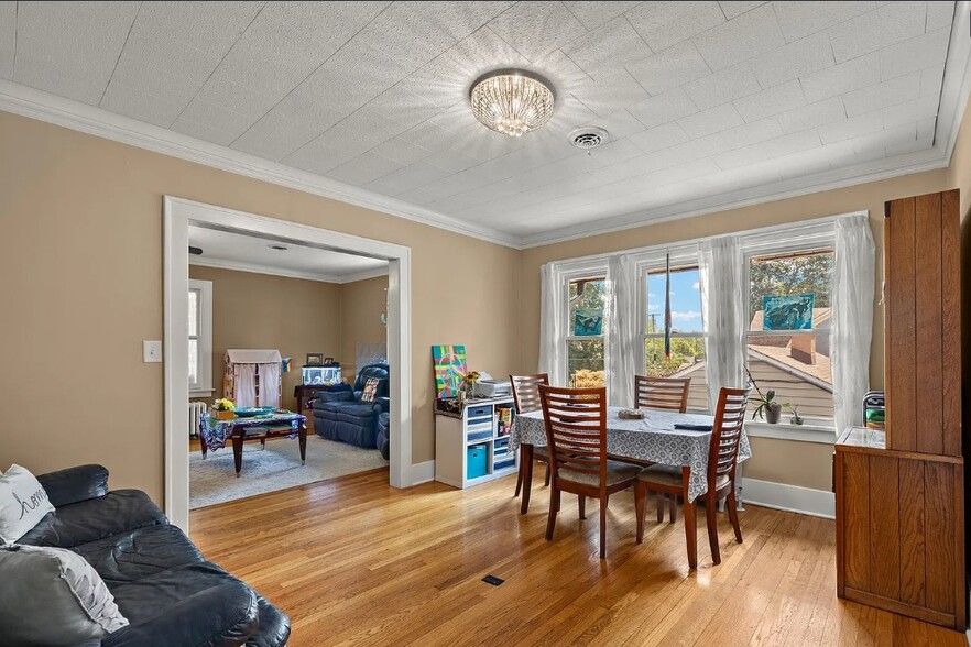 Building Photo - 80 S Williams St