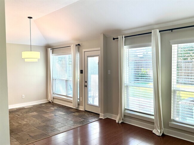 Building Photo - 3126 Ivy Bend Dr