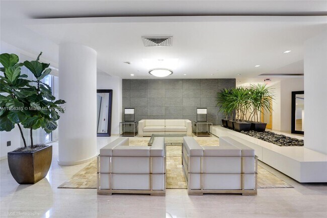 Building Photo - 881 Ocean Dr