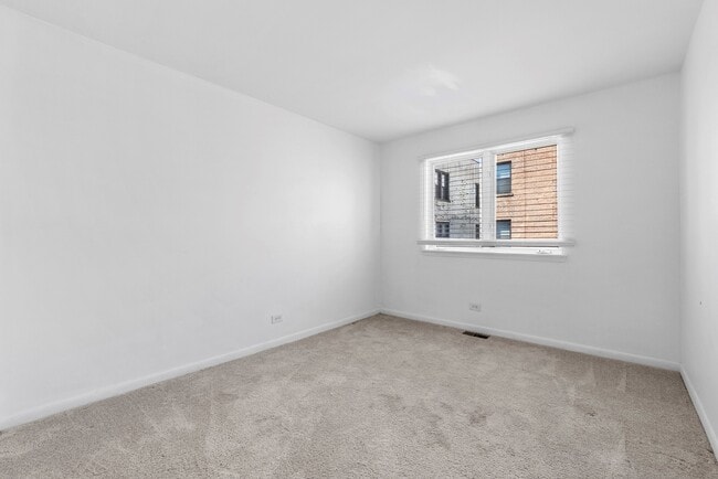 Building Photo - 1716 E 54th St