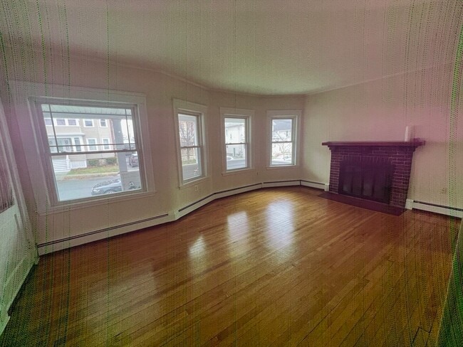 Building Photo - 190 Maplewood St