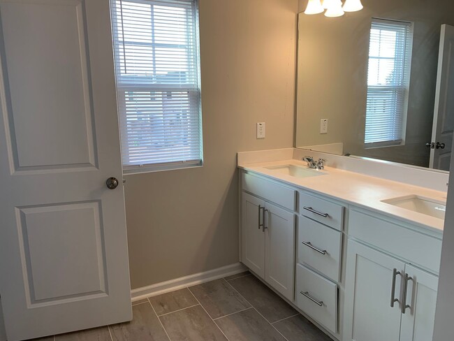 Building Photo - Gorgeous New Construction Townhome! Great ...