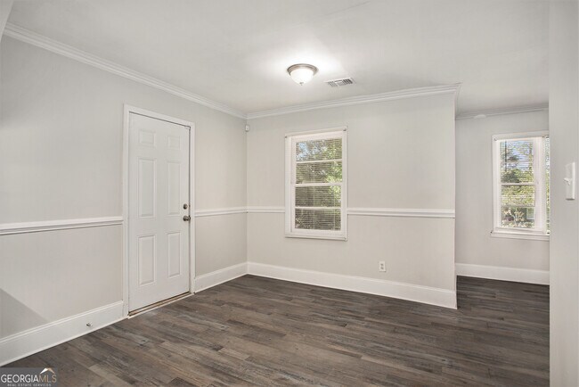 Building Photo - 3718 Daisy Dr