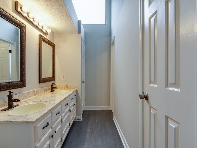 Building Photo - Spacious 3BR/2BA Bartlett rental home in GREAT location!