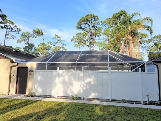 Building Photo - 1313 Periwinkle Pl