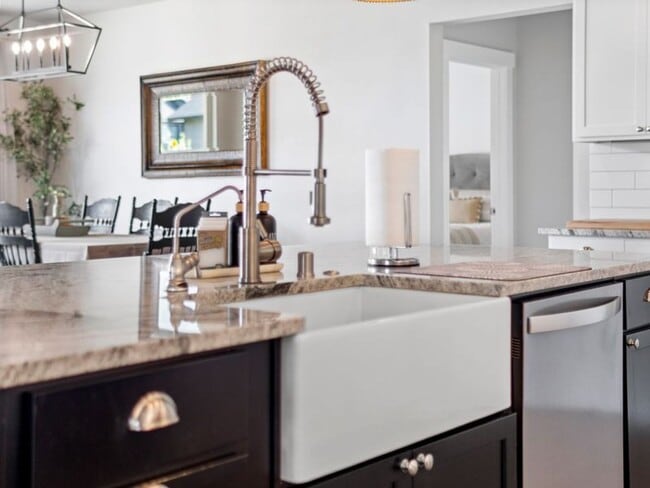 Building Photo - Fully Furnished Luxury 3-Bed, 2-Bath Home ...