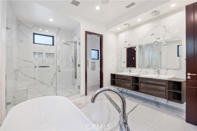 Building Photo - 332 Avenue E