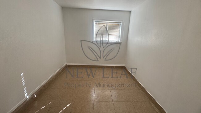 Building Photo - 1444 E Colton Ave